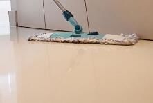 在辦公室進(jìn)行保潔的時(shí)候，要注意哪些方面呢？